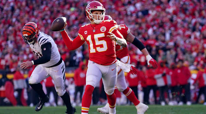 Kansas City Chiefs quarterback Patrick Mahomes (15) throws to a touchdown pass to Kansas City Chiefs tight end Travis Kelce (87) (not pictured) in the second quarter during the AFC championship NFL football game, Sunday, Jan. 30, 2022, at GEHA Field at Arrowhead Stadium in Kansas City, Mo. Cincinnati Bengals At Kansas City Chiefs Jan 30 Afc Championship 215